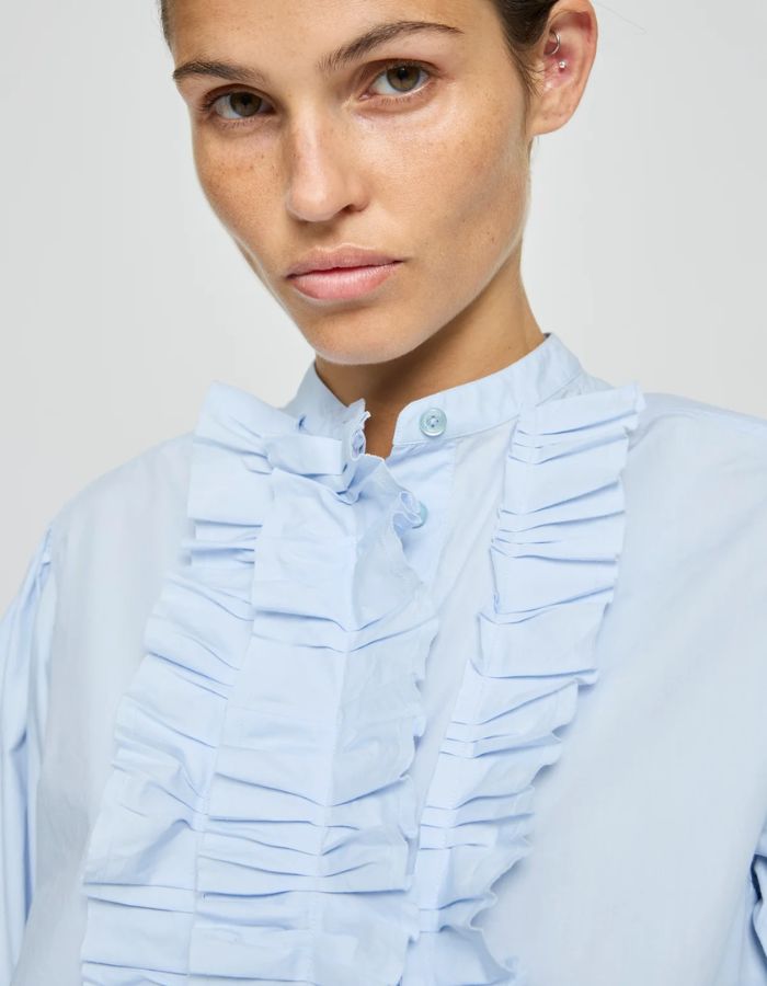 trinity-blouse-magrita-light-blue-bleue-laurence-bras-5