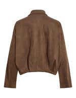 Dos du Blouson bomber pour femme marron chocolat avec col chemise, épaules tombantes et fermeture zippée à pressions, modèle Viral L/S Jacket couleur Rain Drum de la marque VILA.