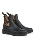 Profil des Bottines de pluie pour femme en PVC noir mat avec élastique latéral imprimé léopard et semelle crantée, modèle Gaudi Mate Animal Negro-Leopardo de VERBENAS.
