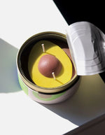 trinity-bougie-avocat-candle-hand-2