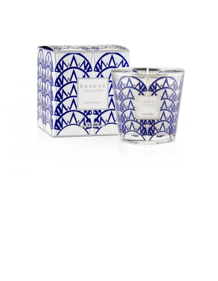 Bougie parfumée My First Baobab Manhattan en verre avec motif Art Déco platine et bleu marine.