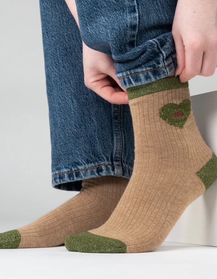 trinity-chaussettes-coeur-beige-vert-billy-belt-2