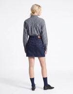 Dos de la Chemise fluide pour femme à imprimé carreaux avec col lavallière à nouer et manches longues, modèle Olalie Chemise de la marque Artlove