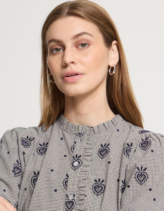 Chemise Iheloza Birch à carreaux brodés ICHI vue de face