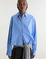 Chemise Java Blue Shirt en popeline de coton bleu clair pour femme Bellerose
