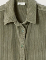 Col de la Chemise ample pour homme en velours côtelé couleur argile terre cuite délavée avec col classique et manches longues, modèle Padow couleur Argile Vintage de la marque American Vintage.