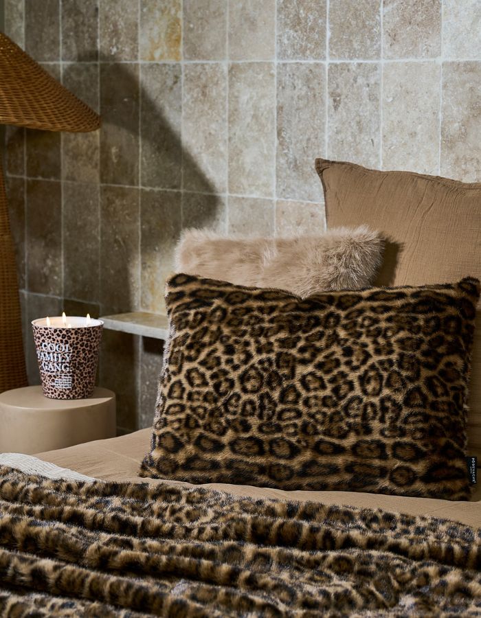 trinity-coussin-fausse-fourrure-leopard-podevache-3
