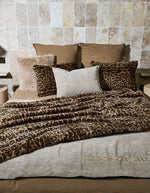 trinity-coussin-fausse-fourrure-leopard-podevache-4