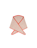 Écharpe triangle pour femme en baby alpaga doux avec liseré contrastant orange pepsy, modèle Écharpe Elly N°218 Cord Clown de la marque MOISMONT.