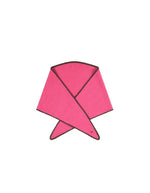 Écharpe triangle pour femme en baby alpaga doux rose avec liseré contrastant, modèle Écharpe Elly N°218 Lipstick de la marque MOISMONT.