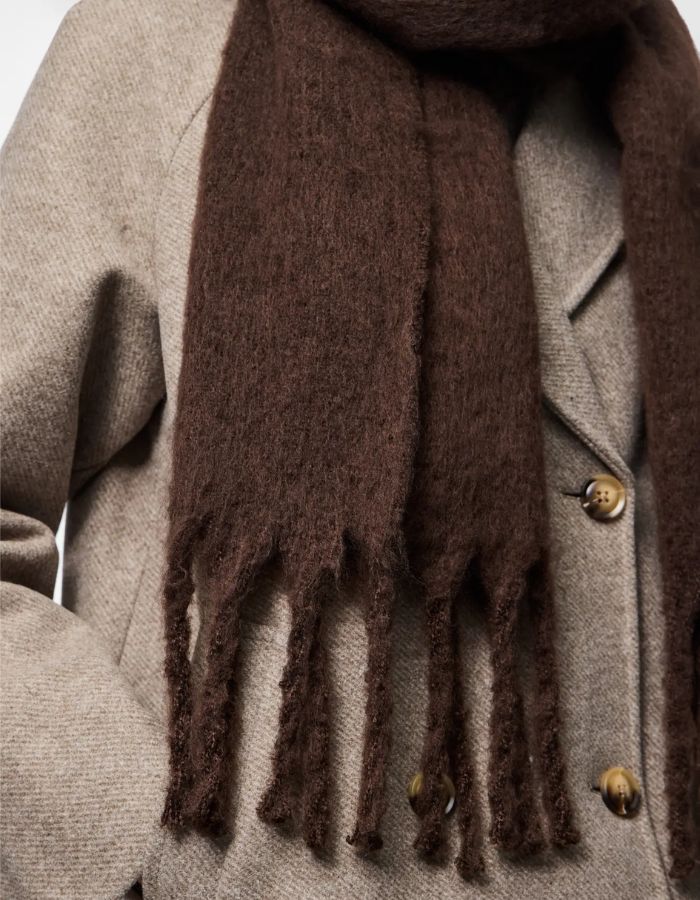 trinity-echarpe-longue-chocolat-nikita-pieces-3