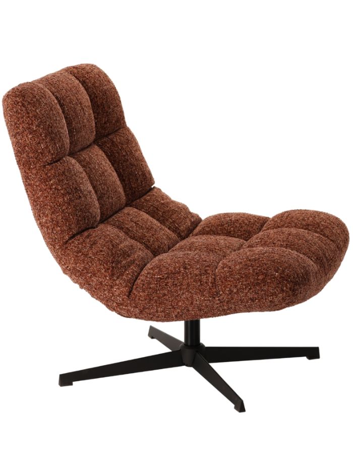 Autre vue de profil du Fauteuil de salon bordeaux chiné en tissu avec pieds en métal, assise large de 78 cm et dossier haut de 93 cm, modèle Montclar.