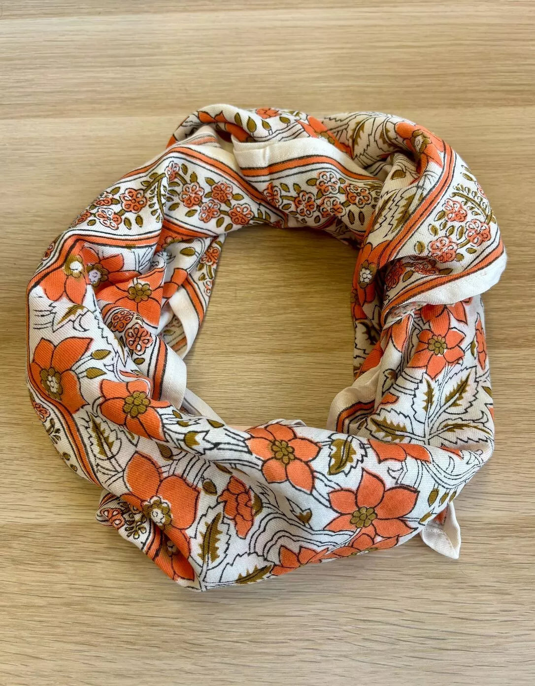 trinity-foulard-agra-corail-so-family