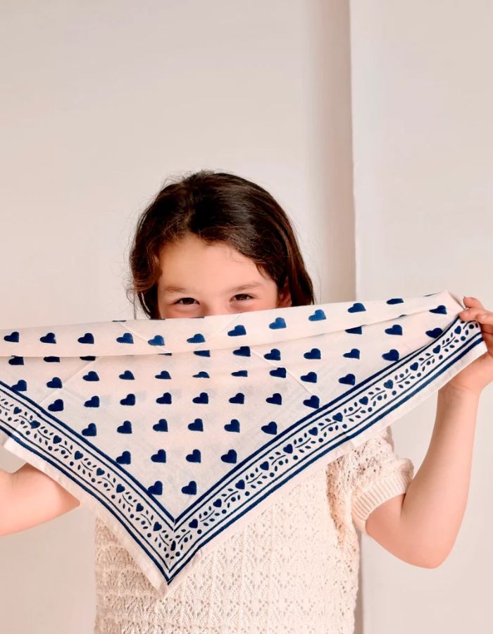 trinity-foulard-love-lapis-50cm-maison-augustin-2