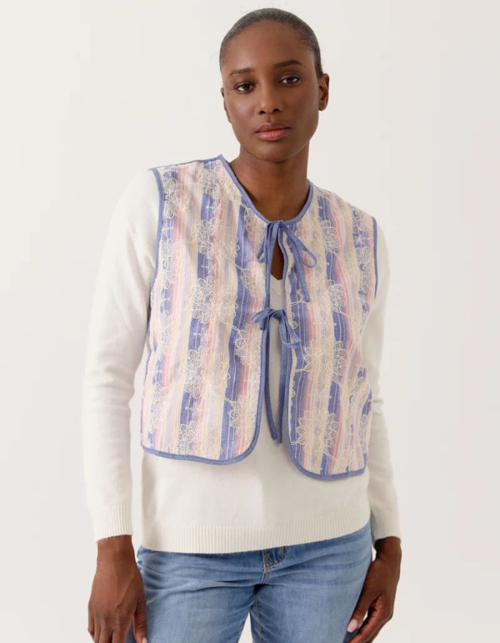 trinity-gilet-sans-manches-broderie-lysarene-rose-artlove-1