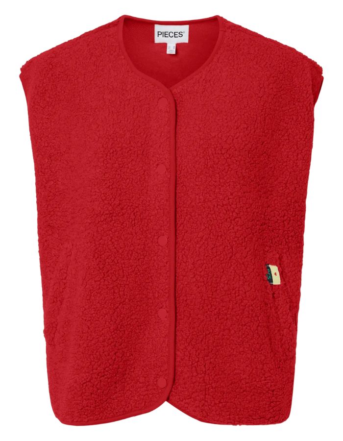 Gilet sans manches Katty Teddy pour femme, coloris rouge vif Adrenaline Rush. Texture polaire bouclée, col en V et fermeture par boutons-pression. Style outdoor chic et écoresponsable.