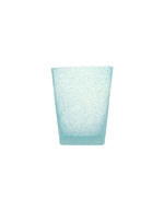 Gobelet en verre soufflé bleu clair avec bulles, forme cylindrique, 10 cm de haut.