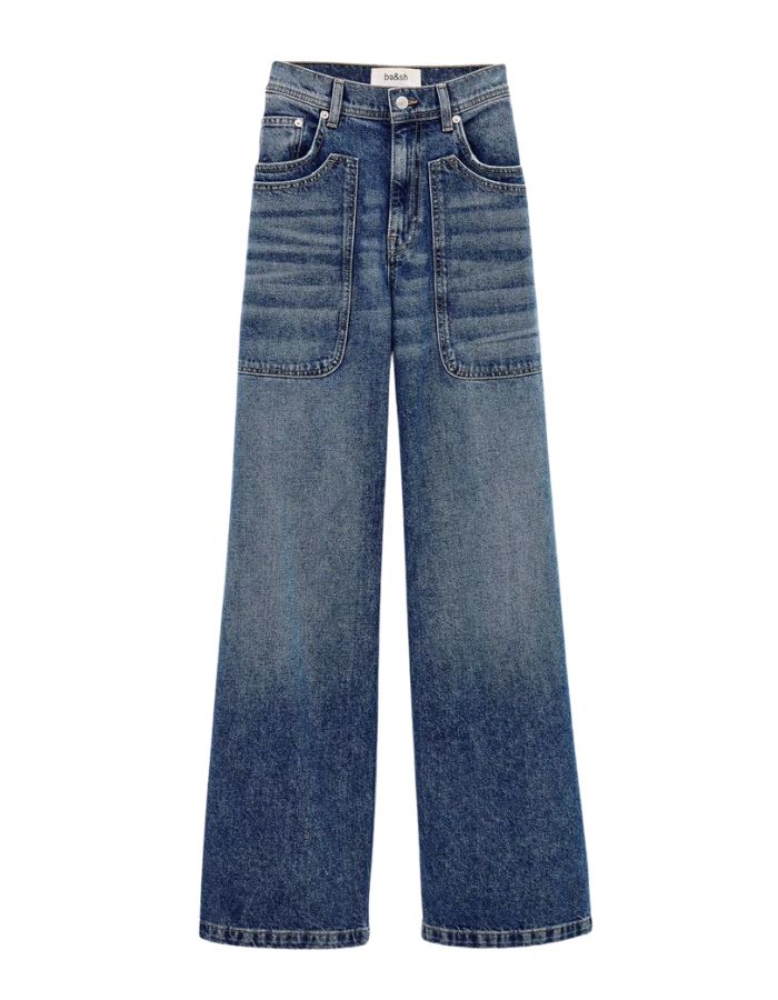 Jean droit pour femme en coton biologique bleu denim avec poches plaquées style workwear à l'avant, modèle Zoel de la marque BA&SH