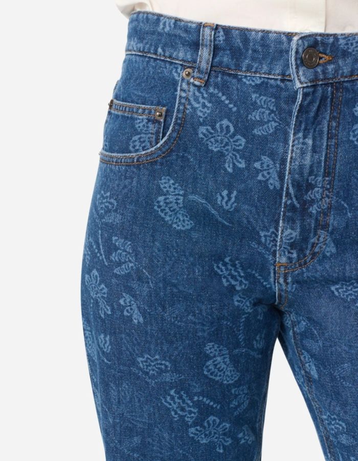 Jean Farel Floral Vanessa Bruno droit en denim bleu avec motif floral block-print, taille haute.