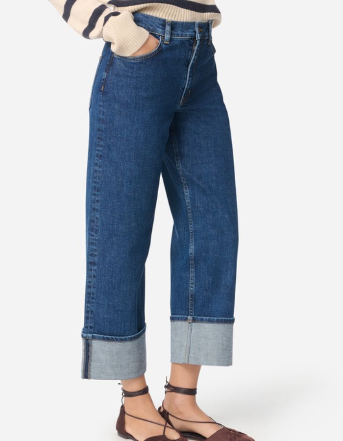 Jean Geronimo Bleu Royal Vanessa Bruno, coupe droite taille haute, larges revers et surpiqûres apparentes.
