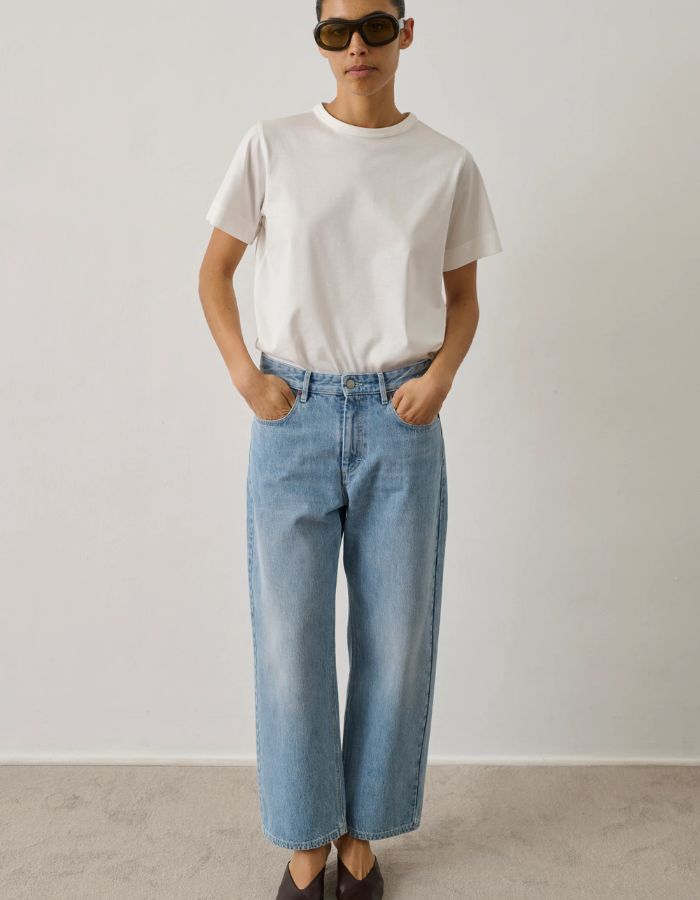 Jean Harrison Bleu Clair Soeur, coupe droite en coton biologique et recyclé.