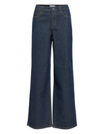 Jean large taille mi-haute pour femme en denim bleu foncé rincé, modèle Rio Mae Wide Jeans de la marque OBJECT. Présente une coupe wide leg 5 poches avec fermeture boutonnée et zippée.