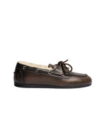 Mocassins bateau pour femme en cuir et suède marron coffee patiné avec doublure en fourrure shearling, modèle Boat Loafer Brushed Fur de la marque POSA.