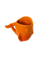Dessus du Mug en céramique orange brillant sculpté en relief en forme de poisson avec anse ergonomique