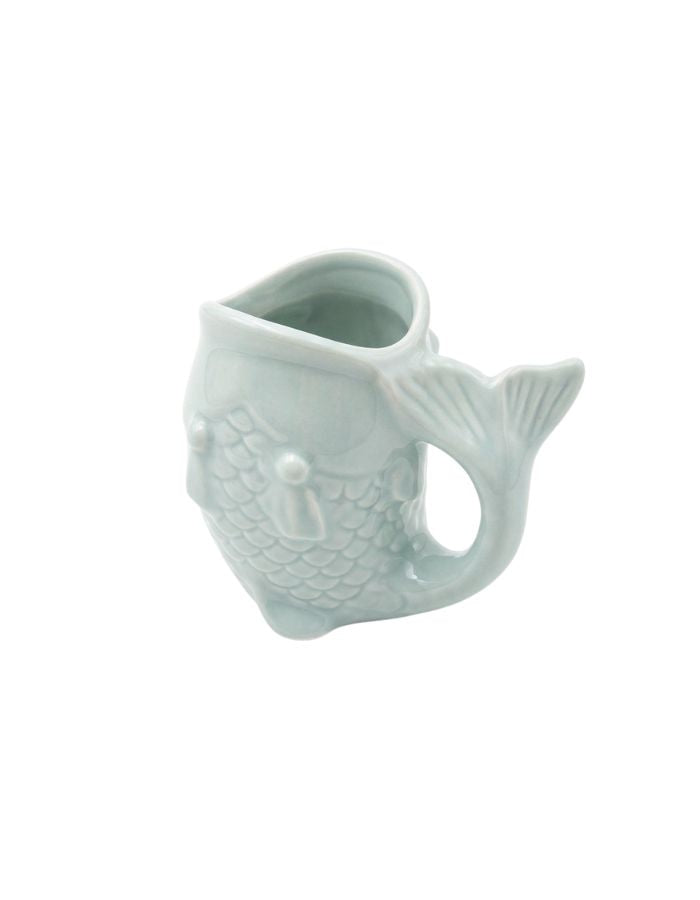 Dessus du Mug en céramique vert céladon brillant sculpté en relief en forme de poisson avec anse ergonomique