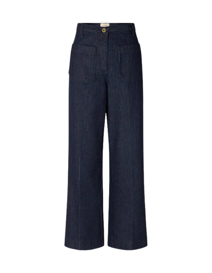 Pantalon droit taille haute pour femme en denim bleu indigo à fines rayures coutil avec plis marqués le long de la jambe, modèle Pantalon Aldricks couleur Blootil de la marque Sessùn.