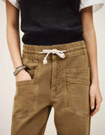 trinity-pantalon-fima-camel-bash-5