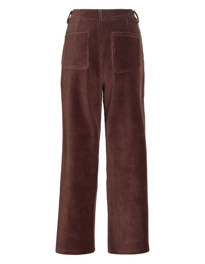 Dos du Pantalon large pour femme en velours côtelé marron chocolat avec fermeture boutonnée à la taille, modèle Kita RW Wide Corduroy Pants couleur Chocolat de la marque VILA.
