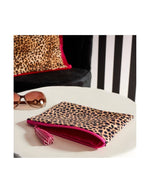 trinity-pochette-leopard-velours-rose-werner-4