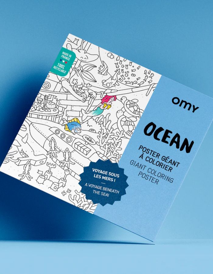 Poster géant OMY Océan à colorier, avec des illustrations détaillées de la vie marine et une sirène.