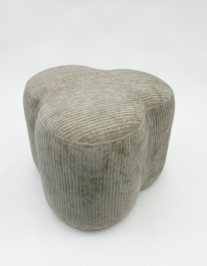trinity-pouf-agapa-velours-beige-bazardeluxe-1