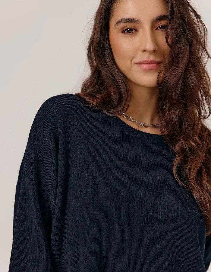 trinity-pull-aroa-navy-artlove-2