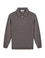Pull col camionneur zippé en laine d'agneau marron coffee pour homme avec patch cœur sur la poitrine, modèle Delépine Heart Patch de la marque Maison Labiche.