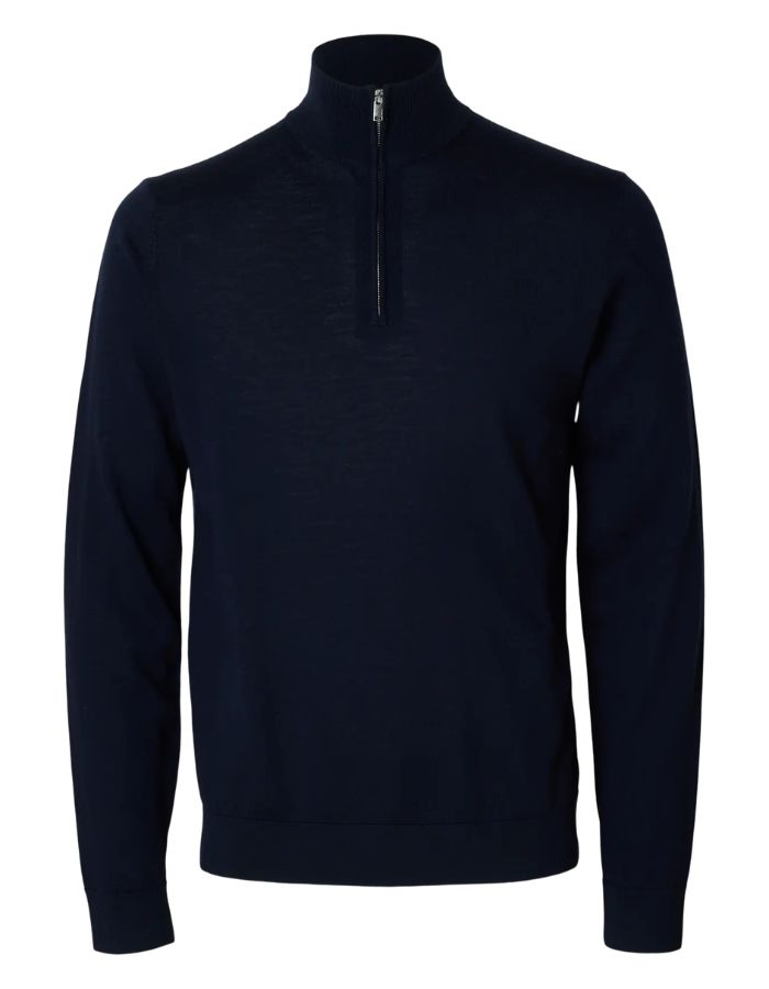 Pull pour homme à col montant demi-zip en laine mérinos bleu marine, modèle Tray LS Knit Reg Merino Half Zip couleur Navy Blazer de la marque SELECTED HOMME.