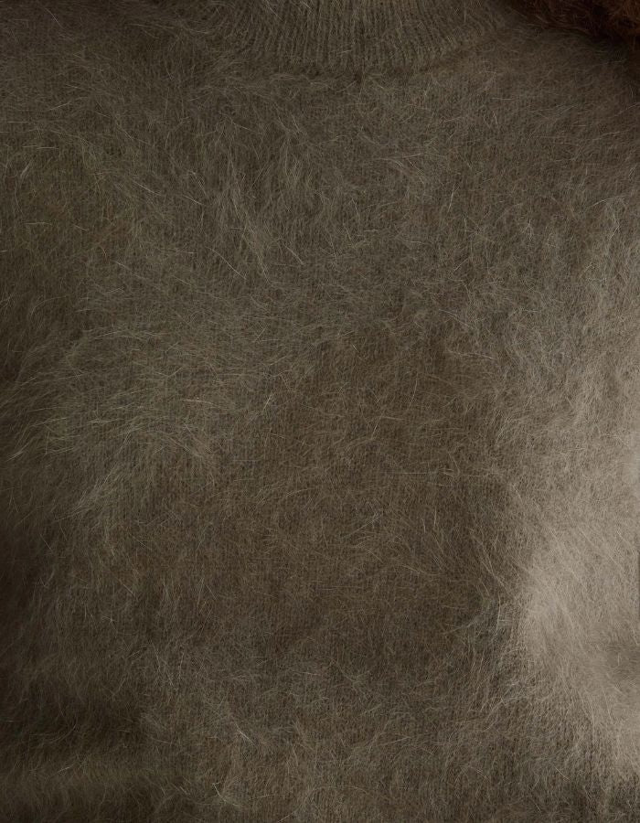 Pull Dateko Dusty Olive en angora pour femme Bellerose