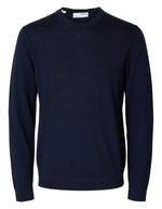 Pull pour homme à col rond en laine mérinos bleu marine, modèle Tray LS Knit Reg Merino Crew couleur Navy de la marque SELECTED HOMME.