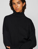 trinity-pull-col-roule-noir-ostria-vila-5