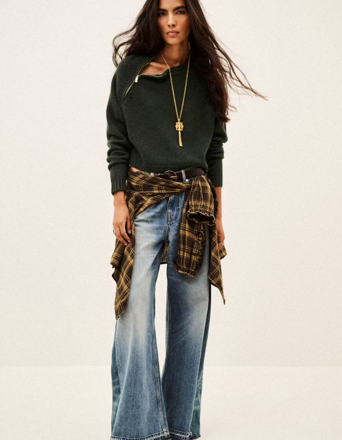 Silhouette avec le Pull court décontracté pour femme en cachemire kaki jauge 5 point jersey, modèle Corvy Pull couleur Kaki de la marque ba&sh