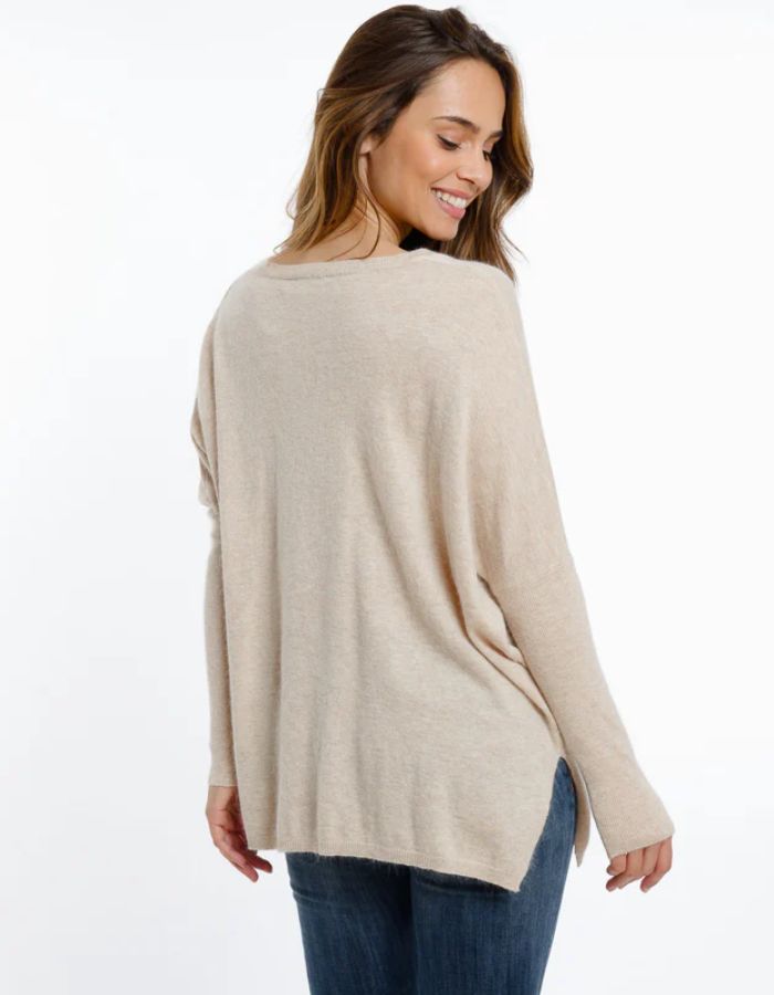 trinity-pull-gaby-beige-artlove-4