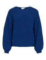 Pull pour femme en maille bleu marine Navy Peony, modèle Marley Knit Pullover de la marque VILA. Présente un col rond, des manches longues légèrement volumineuses et des poignets ajustés en bord-côte.