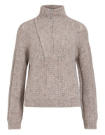 Pull oversize pour femme en maille écru avoine chiné avec col montant zippé camionneur, modèle Gleeba Half Zip Knit Top couleur Natural Melange de la marque VILA.