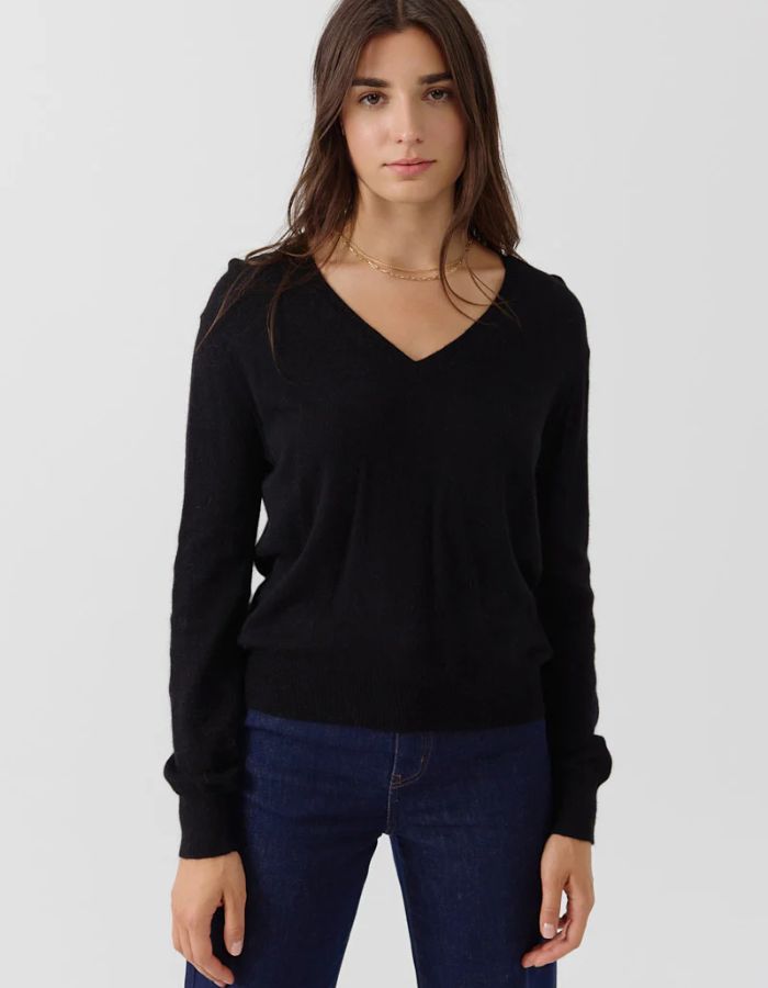 trinity-pull-sandie-black-artlove-2