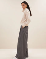 trinity-pullover-boxy-beau-chalk-by-bar-4