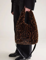 Sac Jelga en fausse fourrure léopard Bellerose
