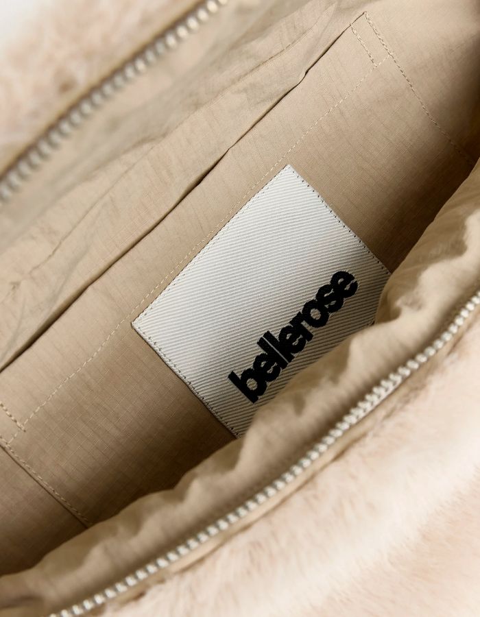 Sac banane manchon Hoswel Stone en fausse fourrure Bellerose