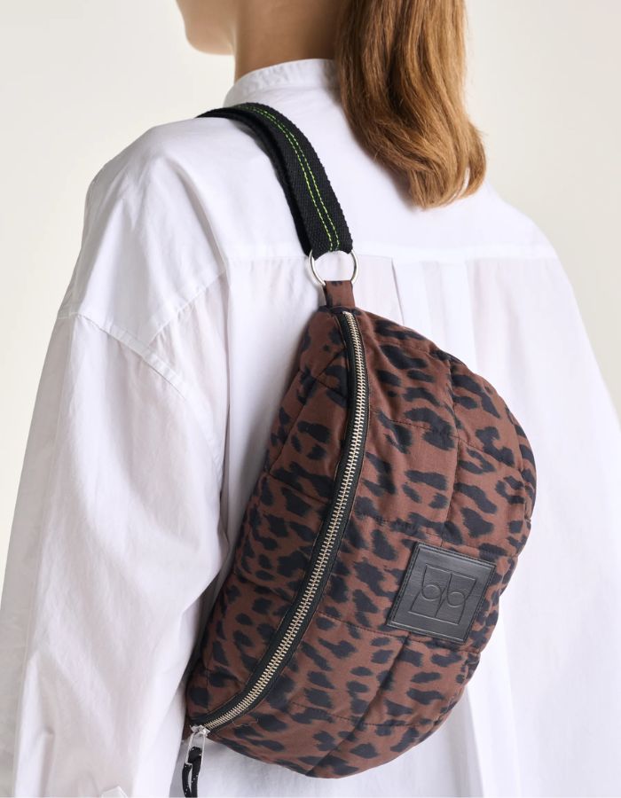 trinity-sac-banane-hosie-leopard-bellerose-2